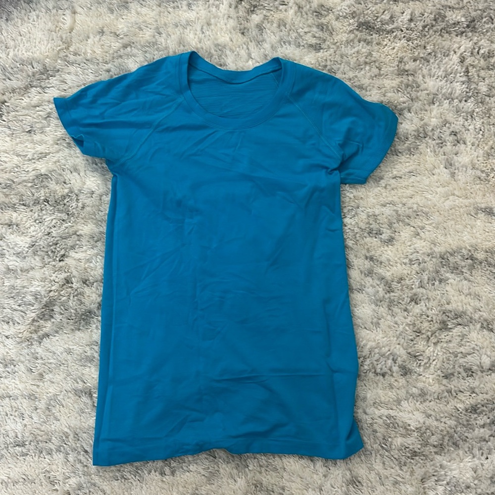 Lululemon Swiftly Tech shirt size 8 blue